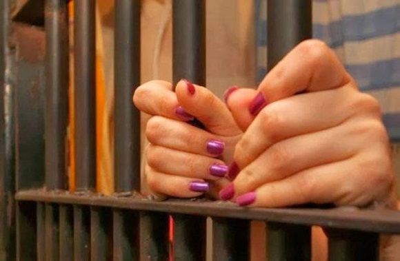 Hay numerosas quejas de conductas sexuales impropias por parte de los custodios de las cárceles.
