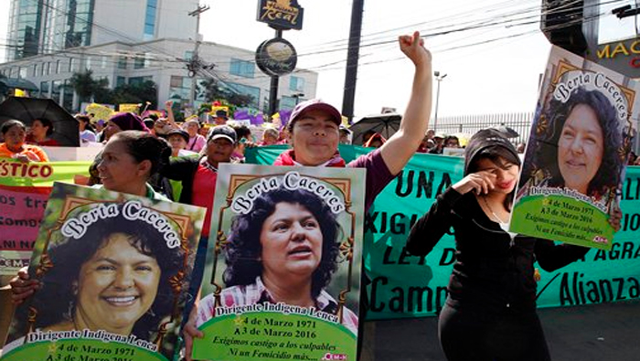 Movimientos indígenas del mundo demandan justicia por el asesinato de Berta Cáceres.