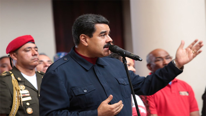 El presidente de Venezuela, Nicolás Maduro, preguntó si alguien duda de que hay un imperio que quiere tragarse la historia de la patria venezolana.