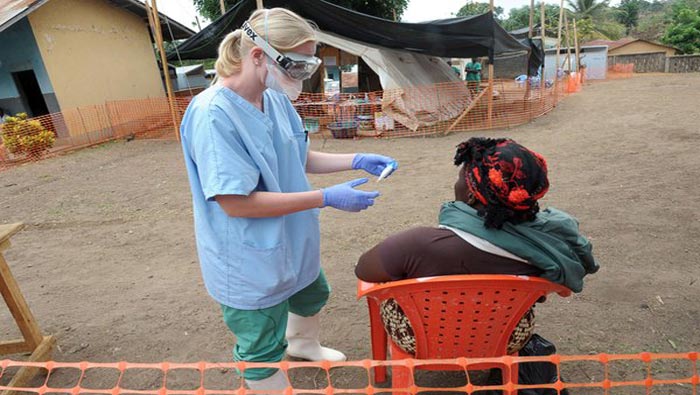 Un hospital local cofirmó dos muertes de personas con síntomas similares a los del ébola, a la espera de pruebas médicas que lo confirmen