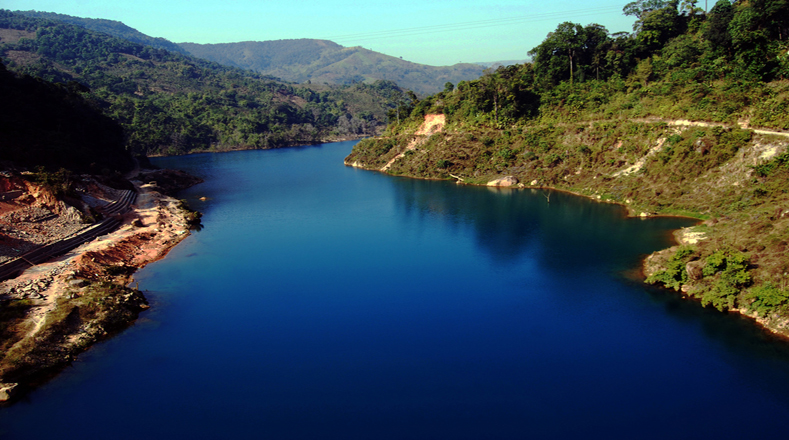Parte de las reservas la India se encuentran en forma de glaciares y nieves perpetuas y forman parte de los 2 mil 085 km3 de sus reservas de agua dulce. Foto: Río Leshka,Meghalaya, India.