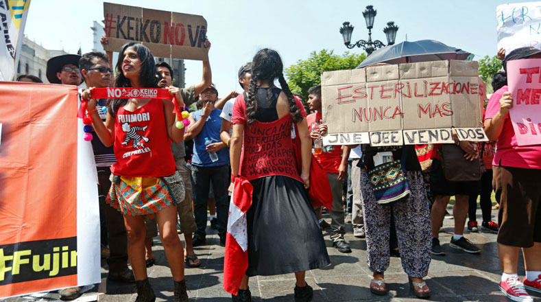 Tras el fallo del Jurado Electoral Especial (JEE), a favor de Keiko, mujeres peruanas recuerdan que con ella volverán los abortos injustificados en plantón nacional por la exclusión de la candidata de la carrera presidencial