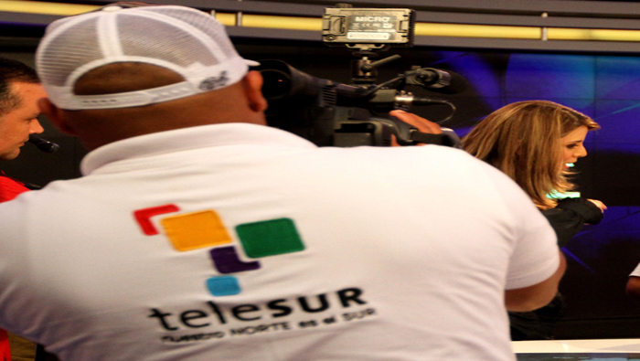 Periodistas de Crónica Digital condenan ataques contra teleSUR.