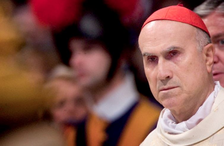 En el caso de una posible imputación de Bertone, solo el Tribunal de Casación (Supremo) tendría la potestad de juzgarle al ser cardenal.