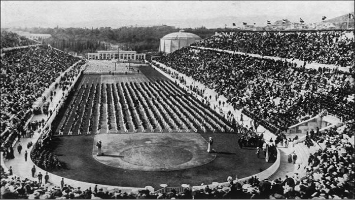 Inicialmente, se había pensado que los primeros juegos se celebrarían en París en el año 1900. Pero, finalmente, se eligió a Atenas como sede y se decidió adelantar el evento en cuatro años.