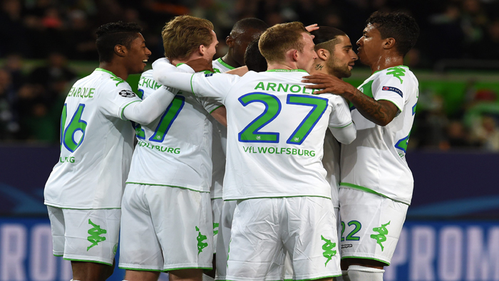 Jugadores del Wolfsburgo celebran un gol ante Real Madrid.