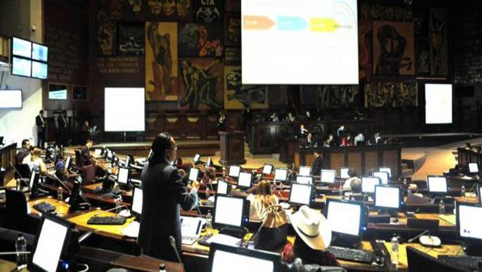 Pasadas las 11H00 hora local comenzó el primer debate en la Asamblea Nacional para discutir la ley tributaria.