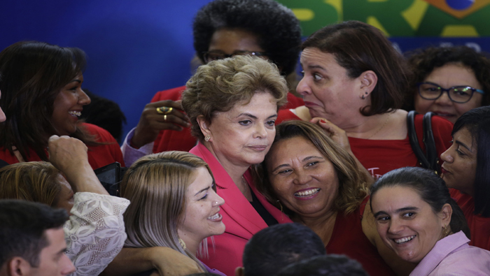 Dilma Rousseff es víctima de ataques de la derecha que pretende destituirla.