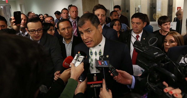 Rafael Correa repudia situaciones comandadas por derechas de países de Venezuela y Brasil.