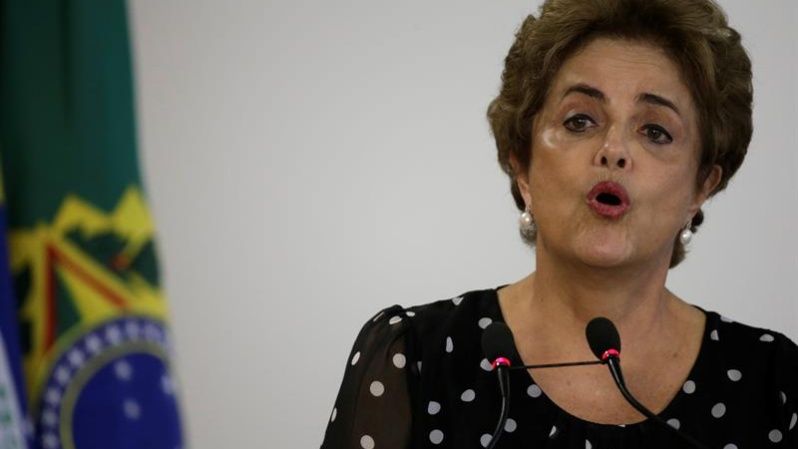La presidenta brasileña, Dilma Rousseff, prometió que "luchará hasta el último minuto" para impedir un proceso con miras a su destitución