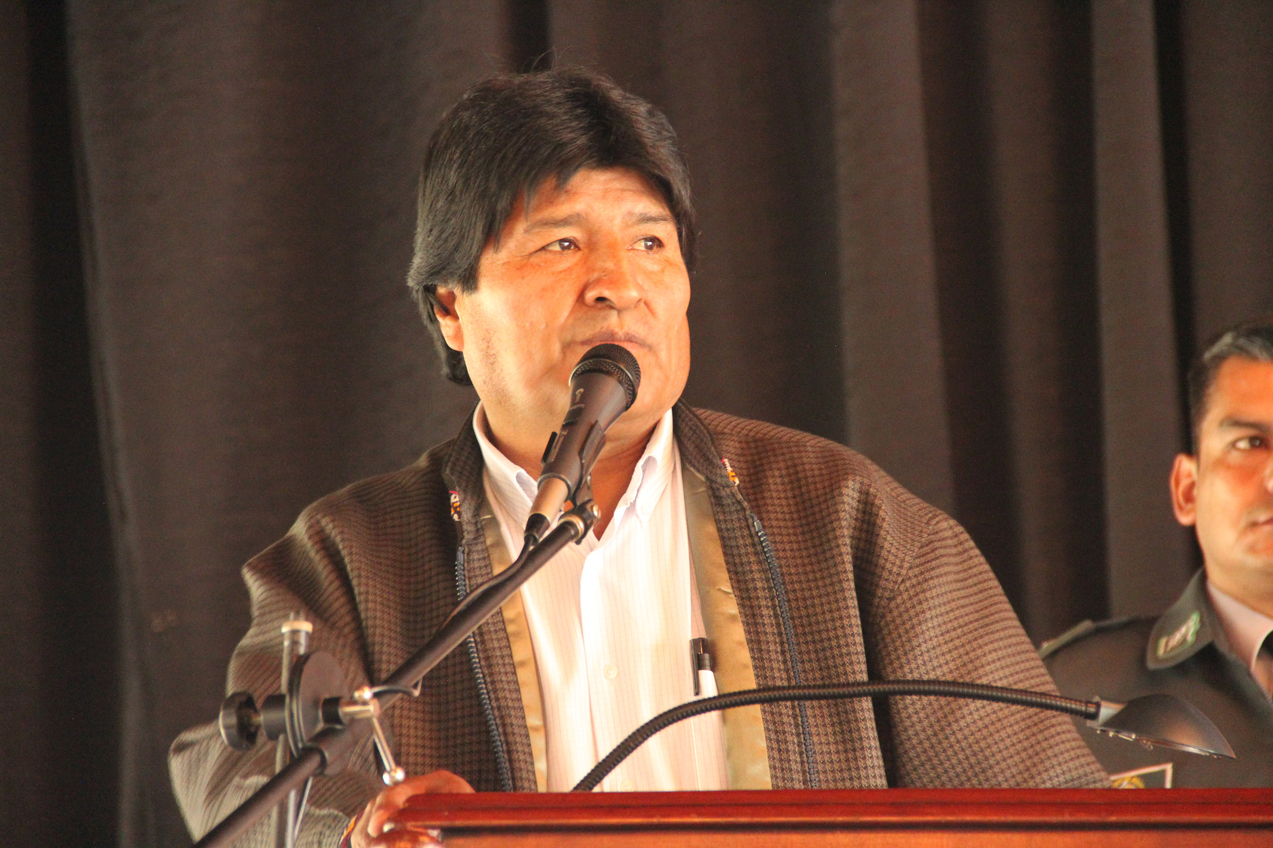 Morales destacó la labor del Papa Francisco y los movimientos sociales.