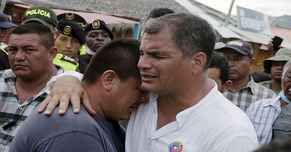 El presidente Correa llamó al país a colaborar en la reconstrucción de las zonas afectadas por el sismo.