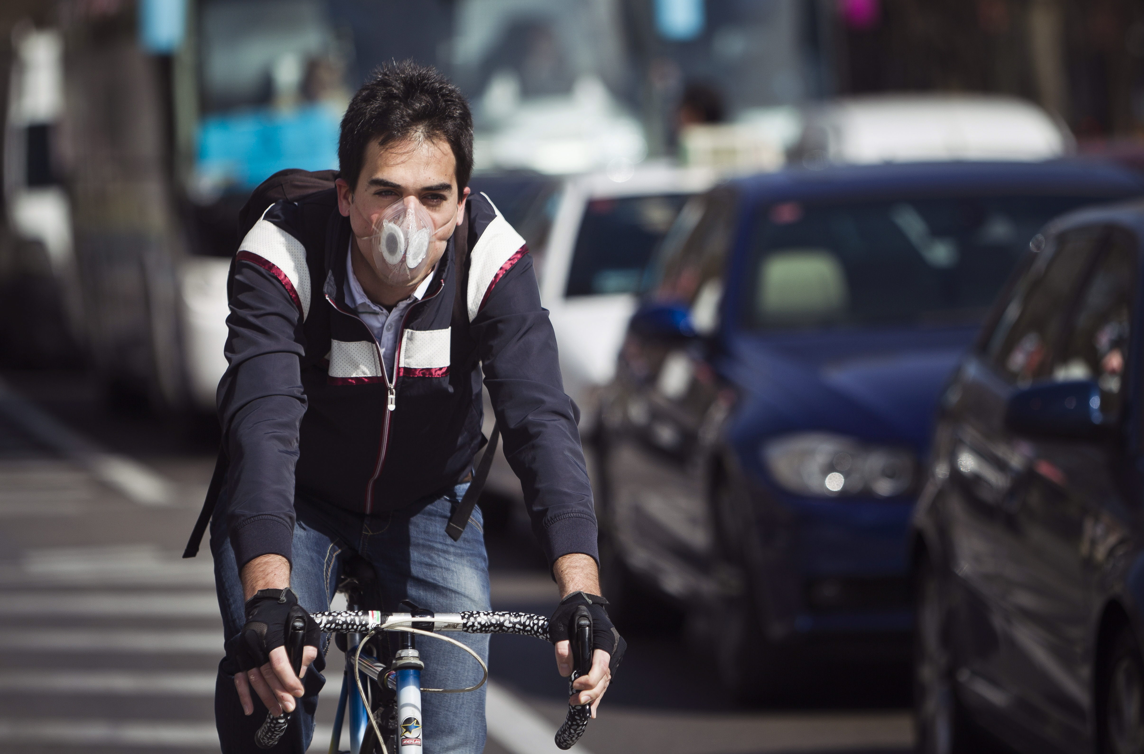 Madrid superó en 2011 los límites legales de contaminación atmosférica en 17 de las 23 estaciones de medición de calidad del aire.