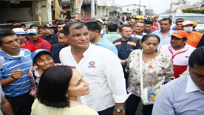 El presidente Rafael Correa aseguró que la decisión de un cambio de sede para las negociaciones con el ELN recaen sobre su homólogo de Colombia, Juan Manuel Santos.