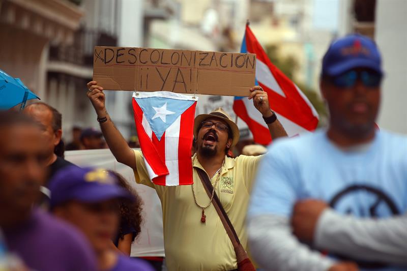 Los puertorriqueños rechazan la propuesta de una junta de control fiscal como medida para atender y resolver la llamada crisis fiscal.