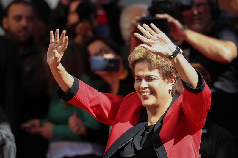 La presidenta de Brasil amplió la licencia de paternidad y anunció mejoras en el programa familiar.