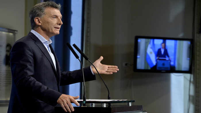 Macri afirma que ley antidespidos es una maniobra del kirchnerismo.