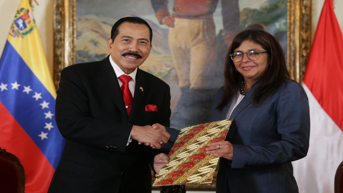 Gobierno venezolano destaca avance de relaciones diplomáticas con India e Indonesia.