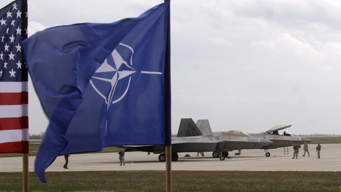 EE.UU. y la OTAN intentan cercar a Moscú.