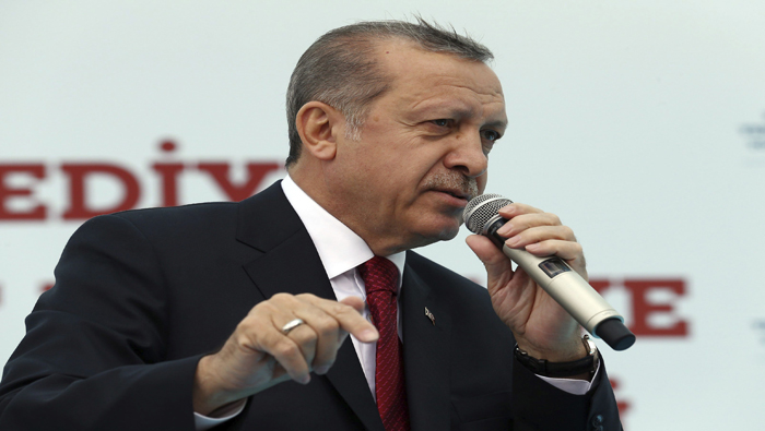 Erdogan anunció la negativa de los ajustes en su legislación antiterrorista exigidos por la UE mientras inauguraba un edificio gubernamental en Estambul.