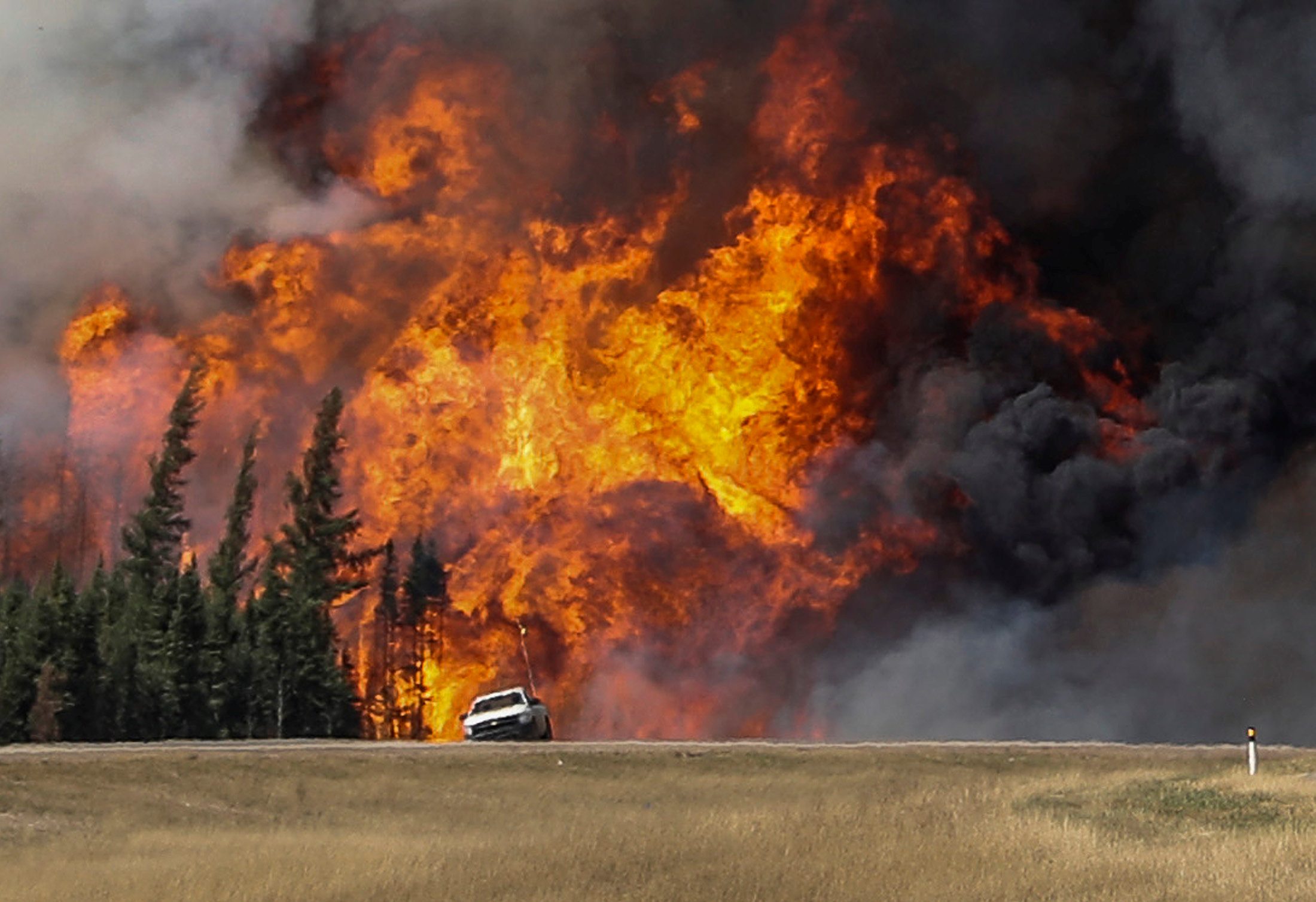 El incendio ha duplicado su tamaño y más de 2 mil hectáreas han sido consumidas.