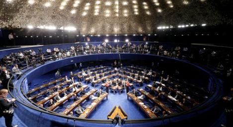Con 55 votos a favor este domingo el Senado aprobó el juicio político contra la primera mujer presidenta de Brasil, Dilma Rousseff.