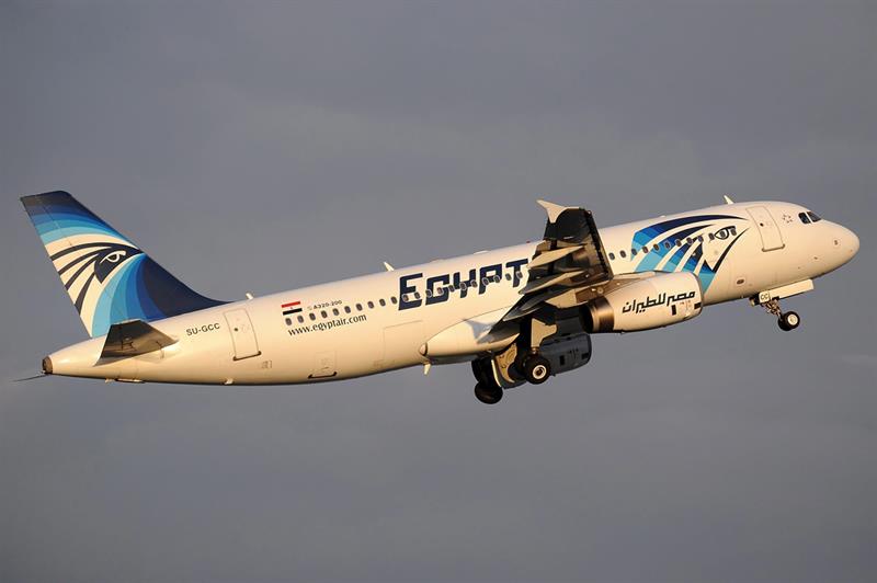 El Airbus A320 de Egyptair viajaba con 66 personas a bordo, incluidos 30 ciudadanos egipcios y 15 franceses, entre otras nacionalidades.