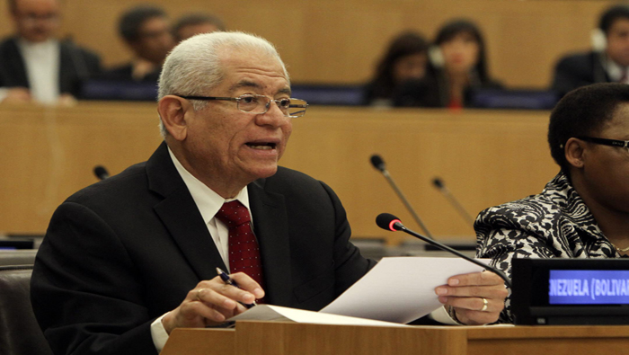 El embajador de Venezuela ante la OEA indicó que Almagro viola las normativas del organismo al apoyar a la oposición de ese país.