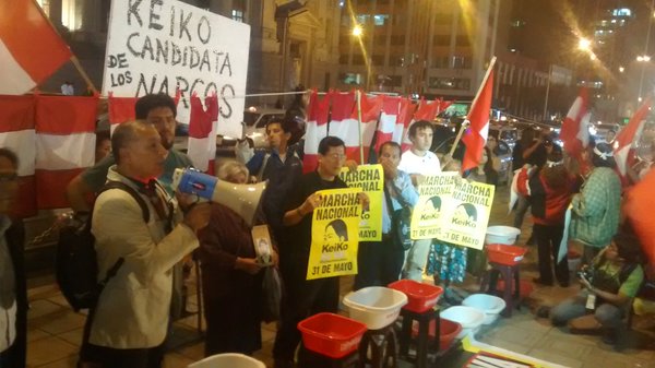 Peruanos rechazan que Keiko Fujimori se postule a presidenta representando la narcopolítica.