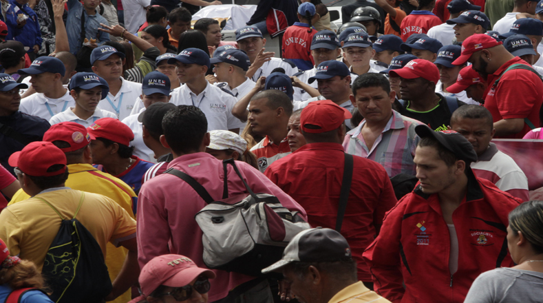 En la manifestación también están presente trabajadores de la educación y obreros, quienes respaldarán los beneficios laborales obtenidos por la gestión del presidente Nicolás Maduro. 
