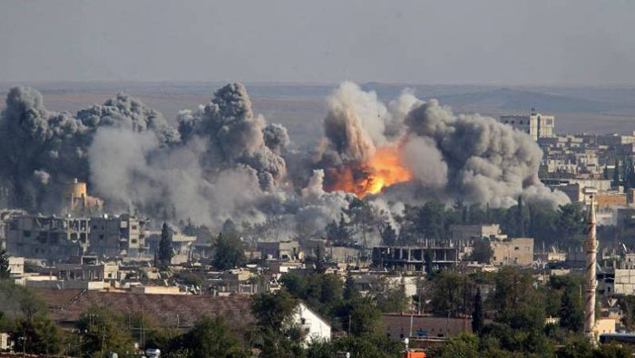 Los ataques también fueron dirigidos contra posiciones del Daesh en Raqa, Siria.