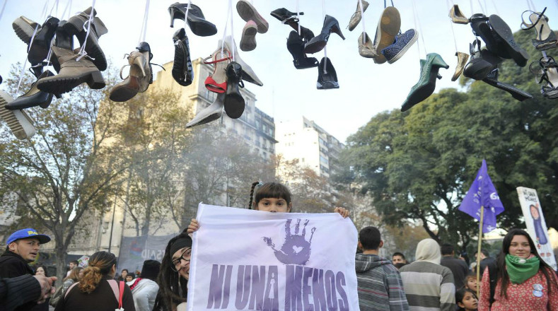 En la manifestación más extrema de la violencia de género, que es el asesinato, Argentina registró durante el último año 257 feminicidios, en su mayoría de mujeres que murieron a manos de sus parejas o exparejas.