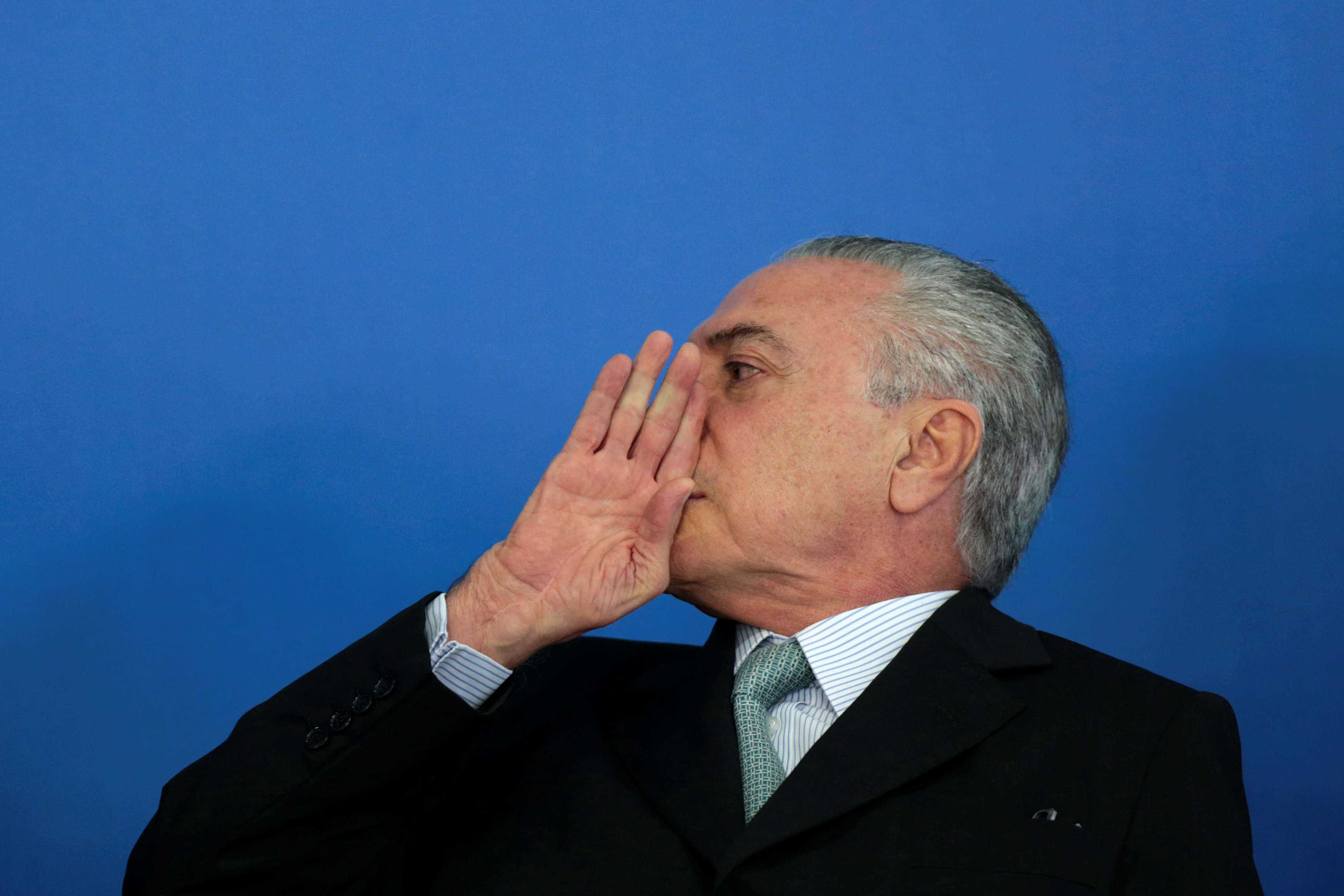 Temer decidió prescindir de Osorio por su “conducta indebida”, cuando intentó utilizar un avión de la base aérea de Curitiba para uso personal.