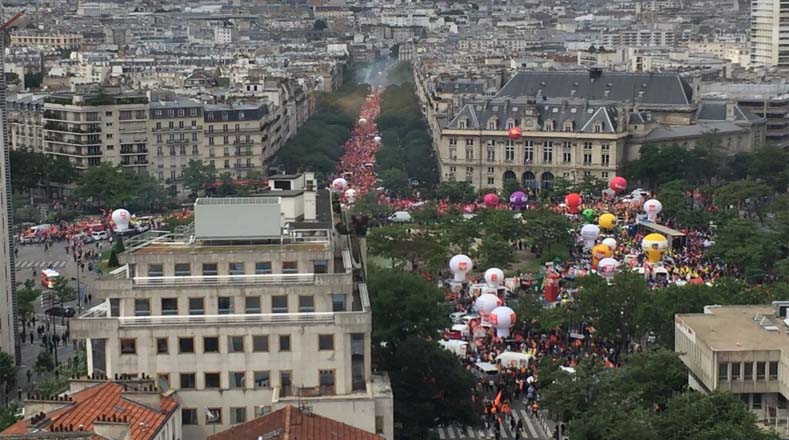 La multitudinaria concentración formó parte de la novena jornada de protestas contra la reforma laboral que desea imponer el Gobierno de Francia. 