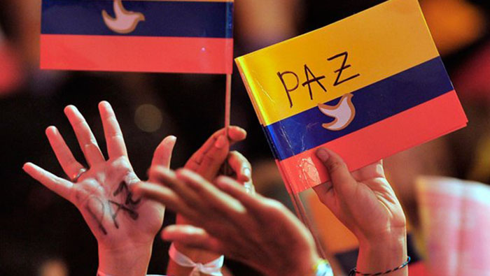 Los colombianos anhelan la paz en su país.