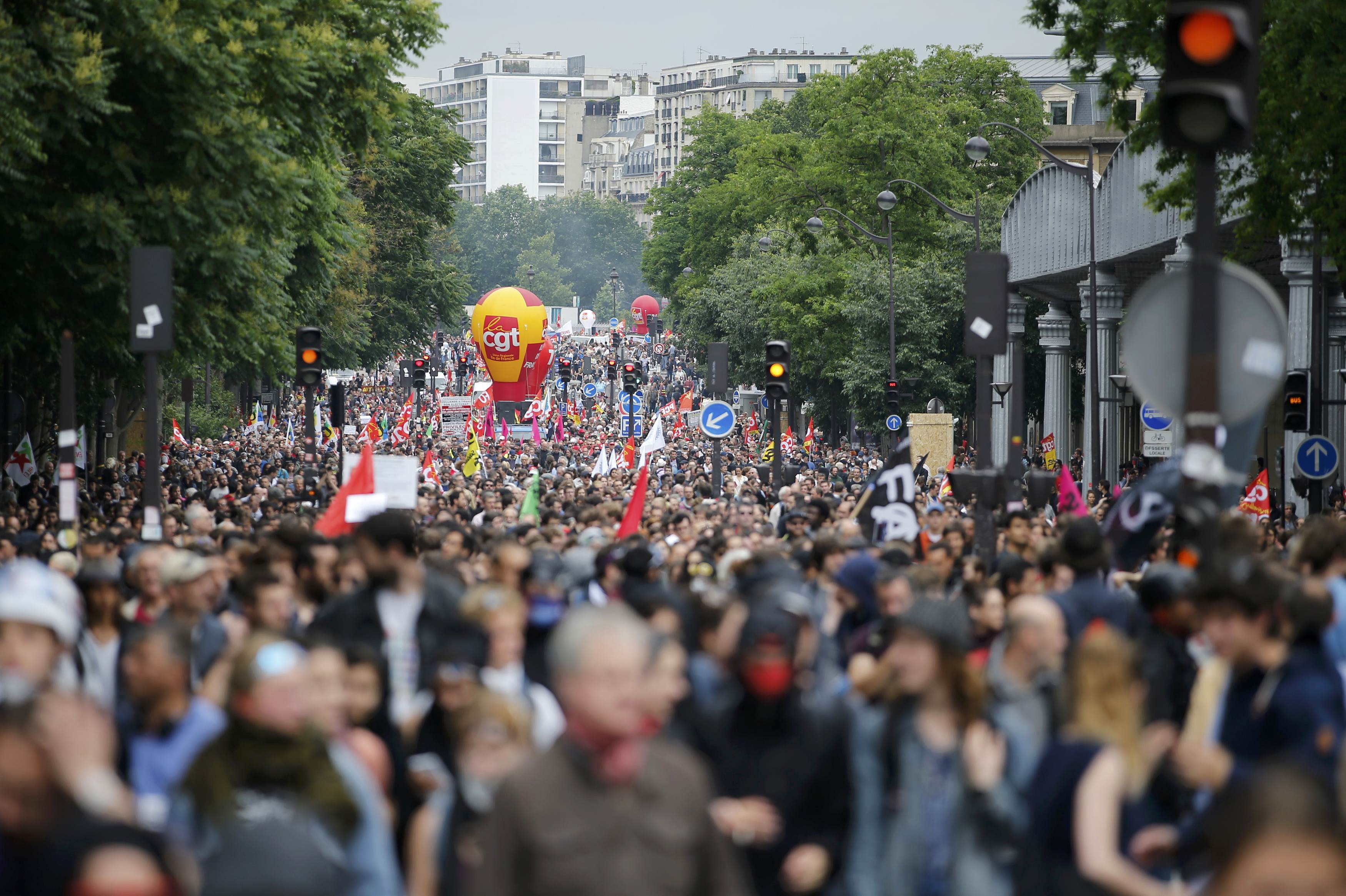 Los franceses toman las calles nuevamente para exigir respeto a sus reivindicaciones.
