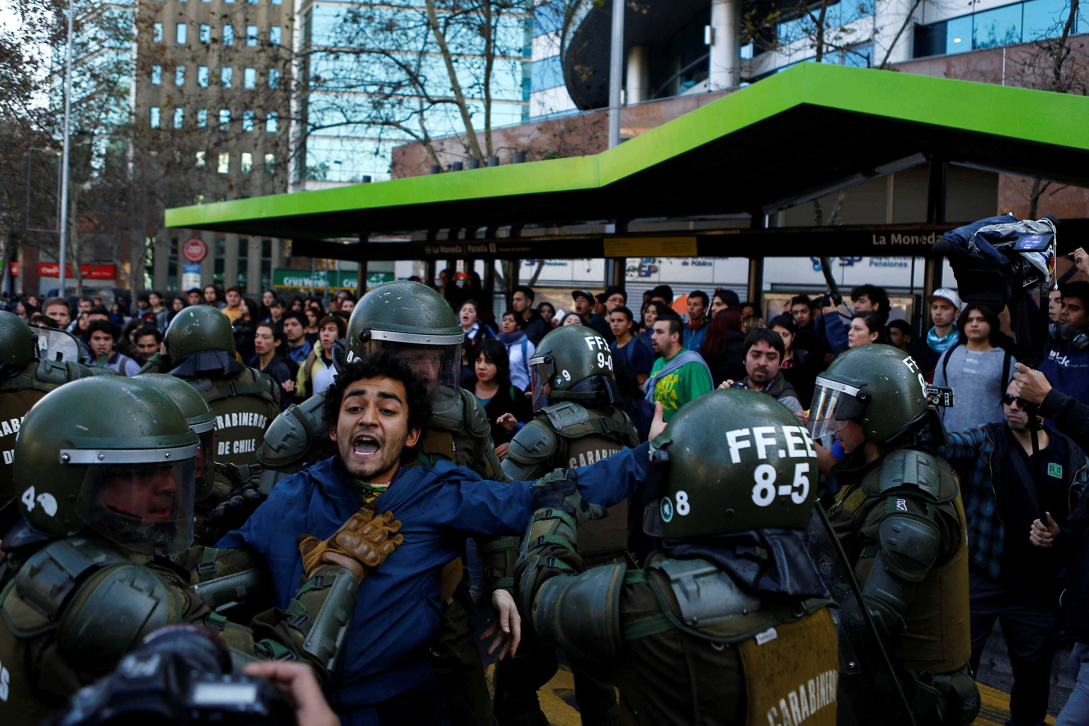 La policía de Chile reprimió la marcha del pasado martes contra la reforma educativa.