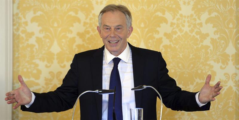 “La principal responsabilidad de un primer ministro es proteger a su país”, dijo Blair quien pidió a los británicos ponerse en sus zapatos.