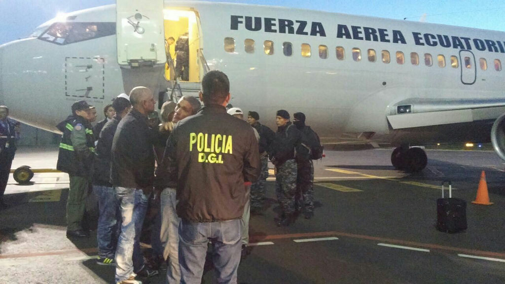 Durante el vuelo fueron custodiados por 25 agentes de la Unidad de Mantenimiento del Orden (UMO) de la Policía Nacional y entregados a las autoridades cubanas.