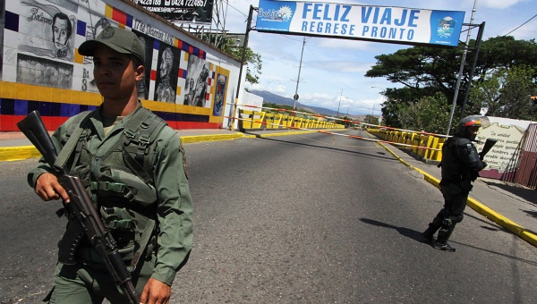 Autoridades colombianos desmintieron salida masiva de personas por la frontera.