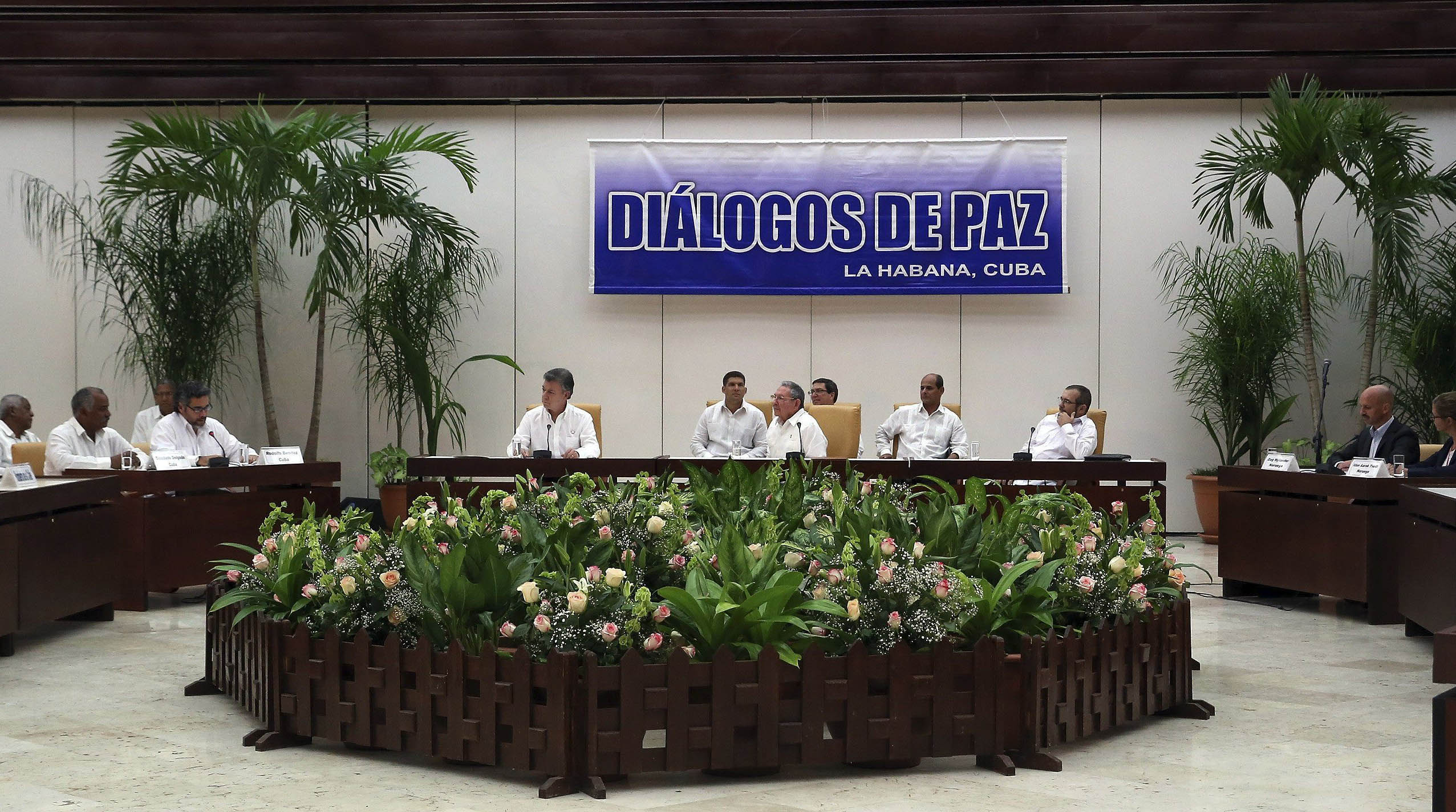 El Gobierno colombiano y las FARC-EP establecieron el 12 de mayo un acuerdo para brindar seguridad jurídica a la firma final de la paz.