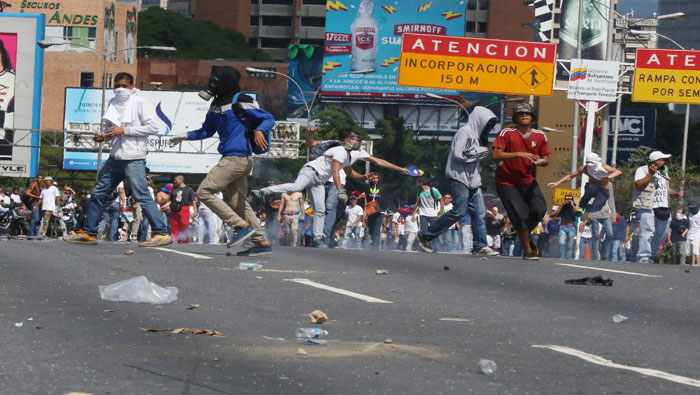 Tras la movilización opositora se suscitaron focos de violencia.