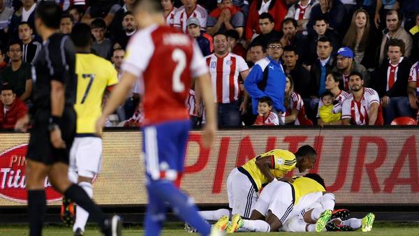 Paraguay cayó de local con Colombia y llega golpeado al duelo con Argentina.