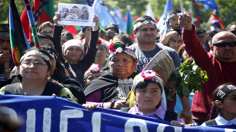 Se estima que participaron más de tres mil personas de las comunidades mapuches del país.