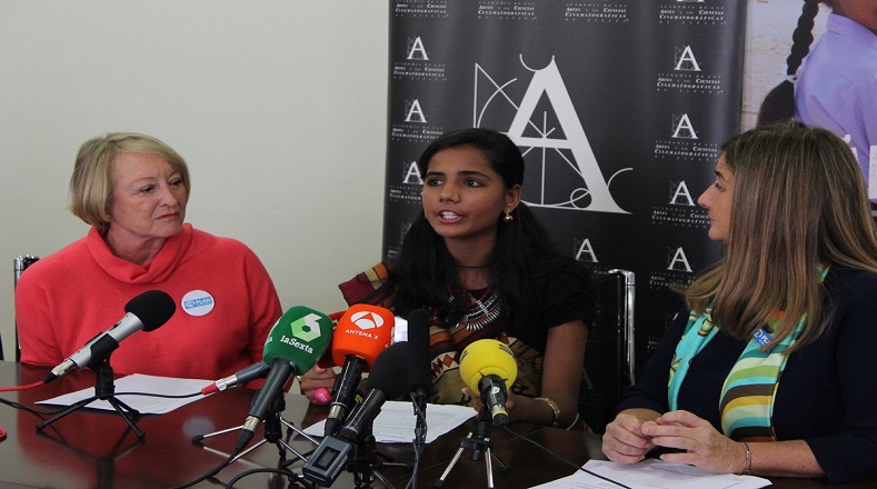 Una joven india toma la presidencia de la Academia de Cine de España: "tenemos sueños, somos presente y futuro", dijo Shatahbdi. 