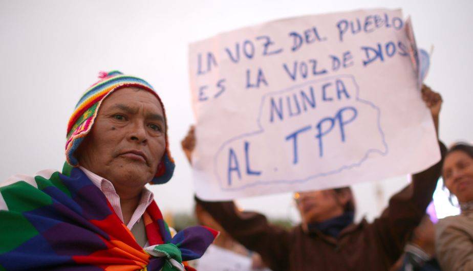 Los manifestantes afirmaron que el TPP perjudicaría al sector salud y dificultaría el acceso a los medicamentos.