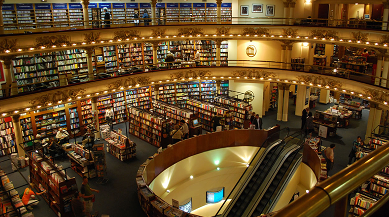 El Ateneo Grand Splendid, ubicada en Buenos Aires, Argentina, fue elegida por el periódico británico The Guardian como la segunda librería más hermosa del mundo.