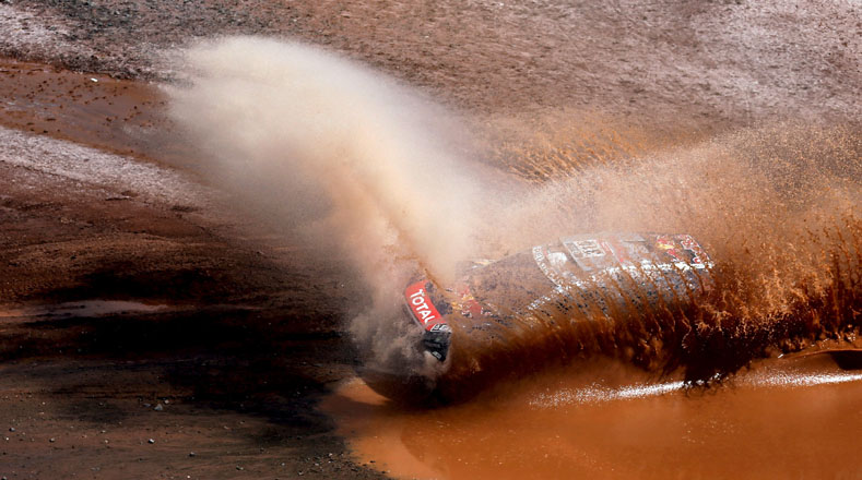 El francés Sebastien Loeb también participa en esta séptima etapa del Rally Dakar 2016.