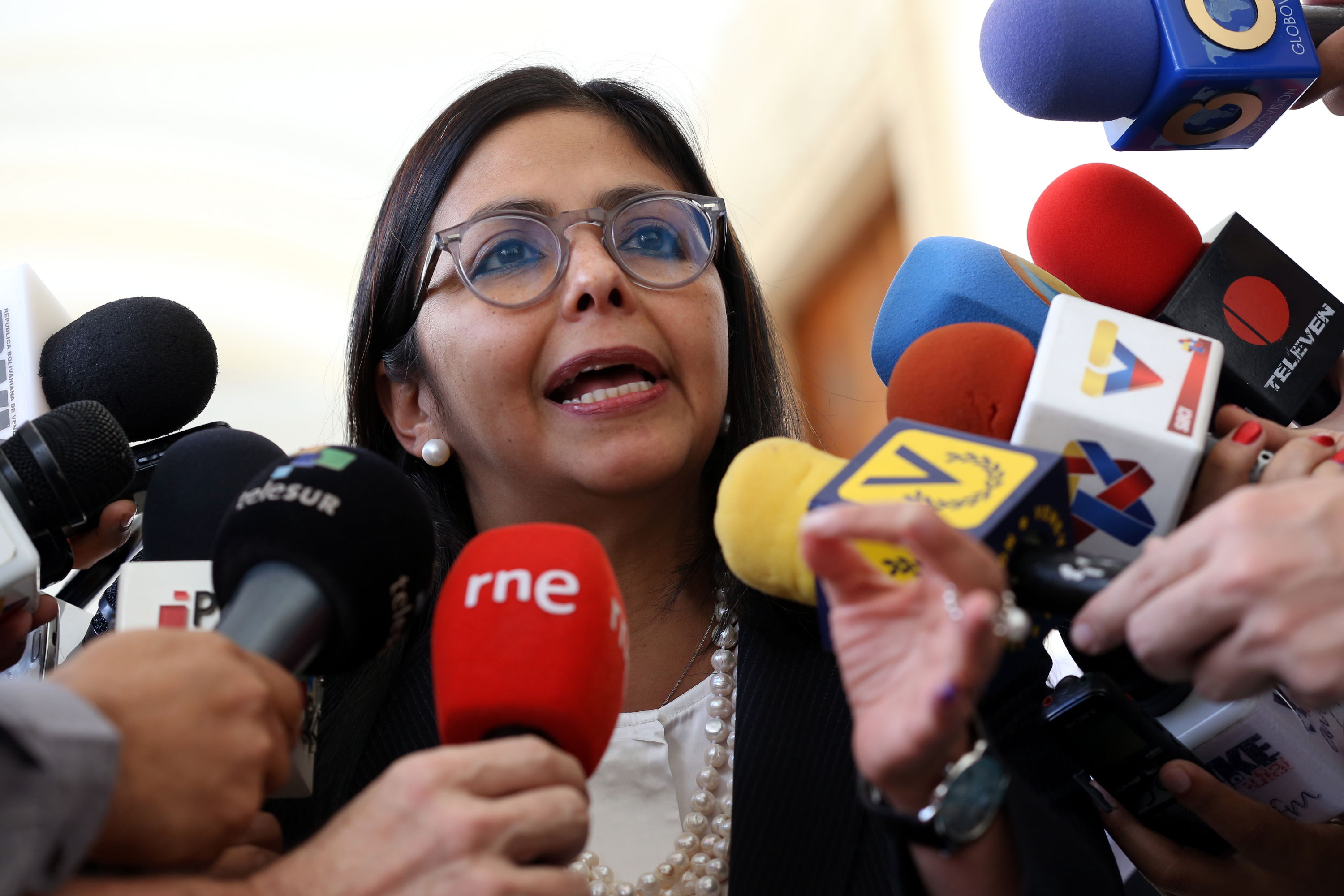 La canciller venezolana, Delcy Rodríguez denunció a través de su cuenta en Twitter una nueva campaña de desprestigio.