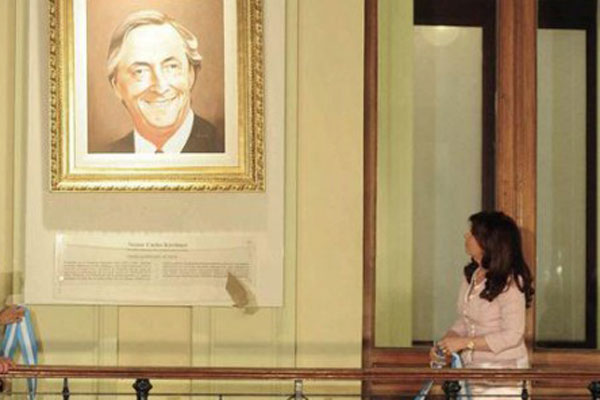 El Gobierno de Macri quiere retirar los cuadros de Néstor Kirchner, considerado uno de los líderes más importantes de Argentina en los últimos 10 años.
